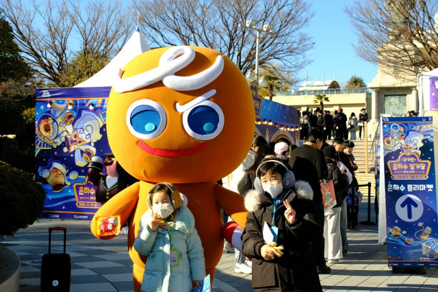 용두산공원에서 진행된 ‘쿠키런 은하수 정거장’ 나이트 팝업