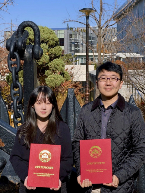 왼쪽부터 서울대 조선해양공학과 김이은 연구원, 서울대 조선해양공학과 김도균 교수