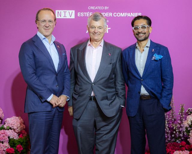 (From L to R): Stéphane de La Faverie, Executive Group President, The Estée Lauder Companies; William P. Lauder, Executive Chairman, The Estée Lauder Companies; and Rohan Vaziralli, General Manager at ELCA Cosmetics (Photo: Business Wire)